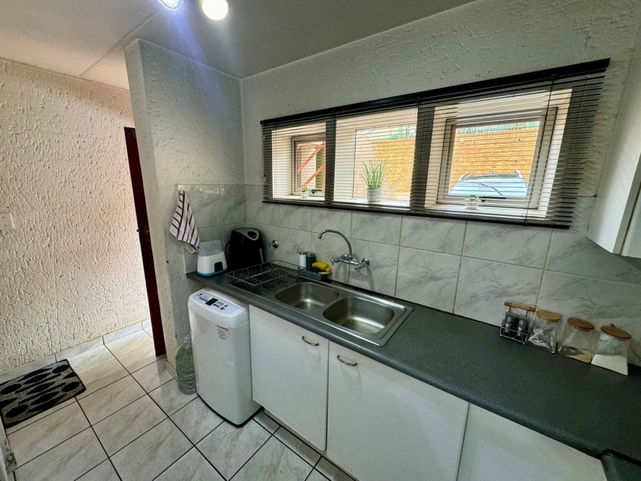 2 Bedroom Property for Sale in Winchester Hills Gauteng