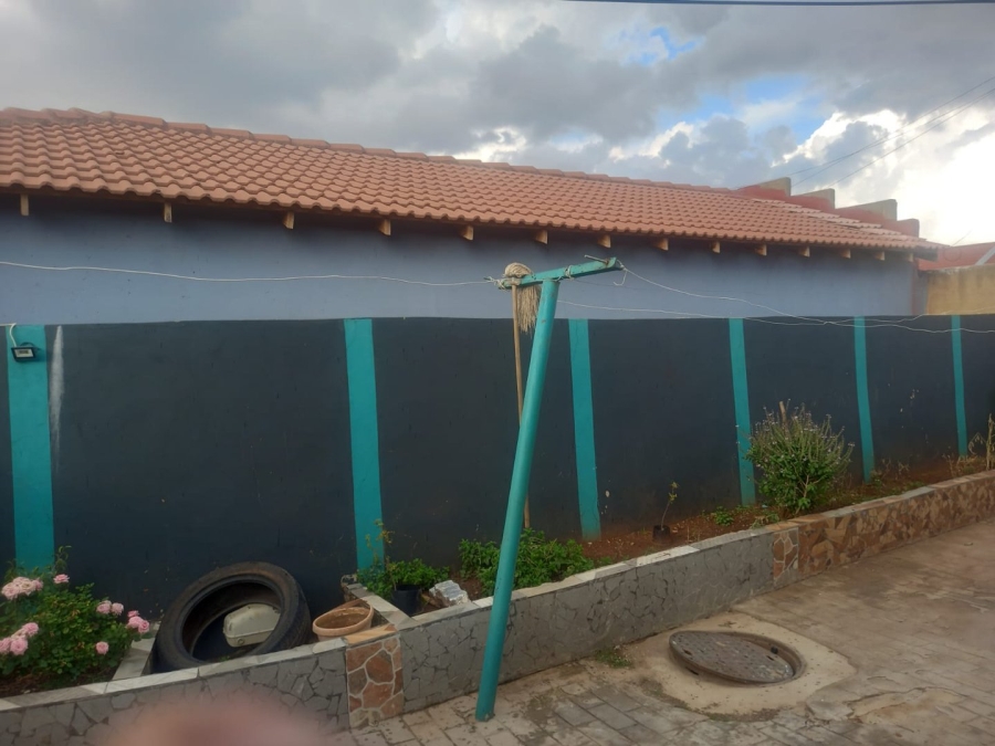 6 Bedroom Property for Sale in Lenasia Ext 2 Gauteng