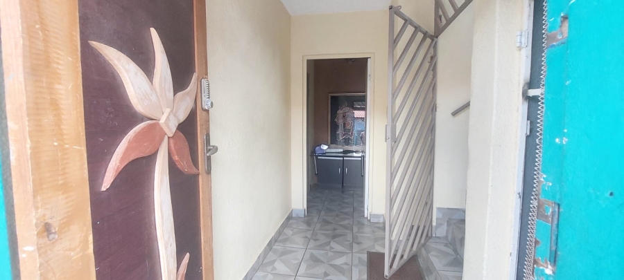 6 Bedroom Property for Sale in Lenasia Ext 2 Gauteng