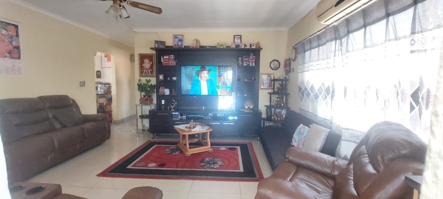 6 Bedroom Property for Sale in Lenasia Ext 2 Gauteng