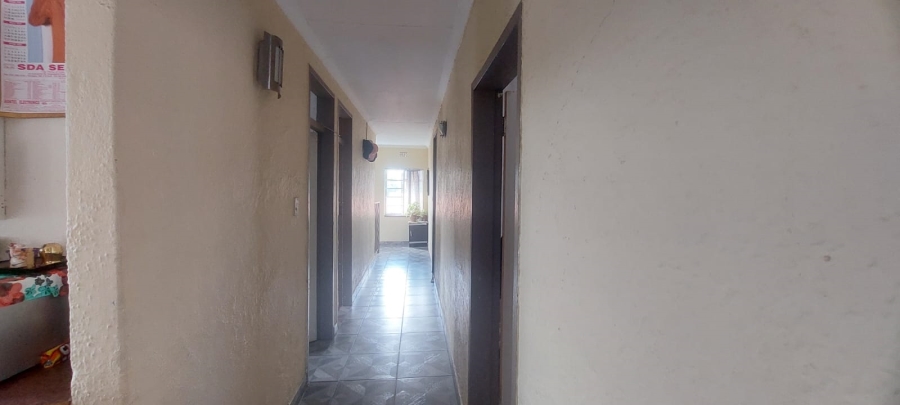 6 Bedroom Property for Sale in Lenasia Ext 2 Gauteng