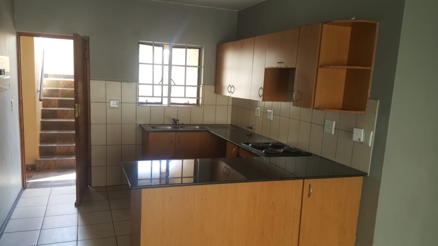 To Let 2 Bedroom Property for Rent in Grand Central Gauteng