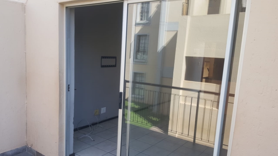 To Let 2 Bedroom Property for Rent in Grand Central Gauteng