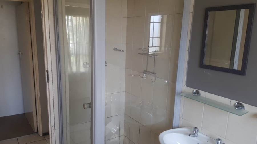 To Let 2 Bedroom Property for Rent in Grand Central Gauteng