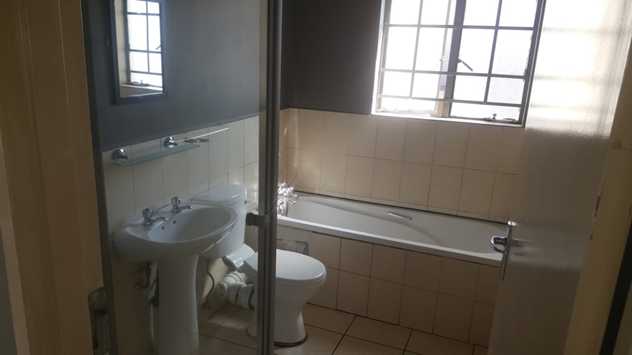 To Let 2 Bedroom Property for Rent in Grand Central Gauteng