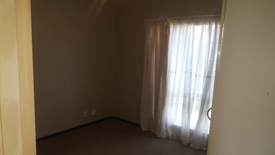 To Let 2 Bedroom Property for Rent in Grand Central Gauteng