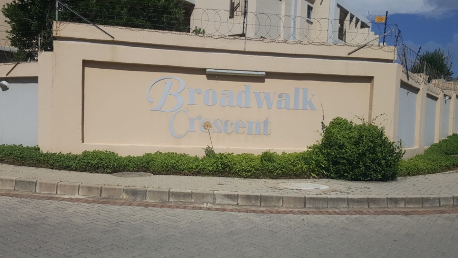 To Let 2 Bedroom Property for Rent in Grand Central Gauteng