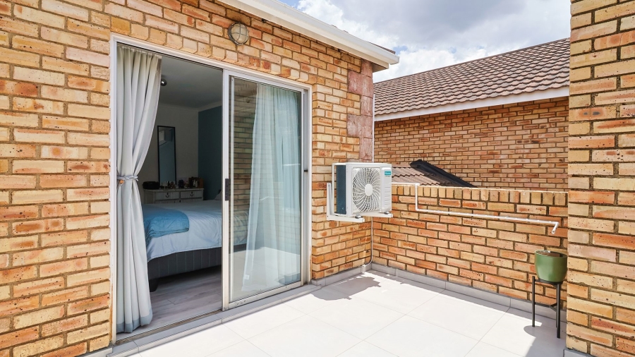 3 Bedroom Property for Sale in Wilgeheuwel Gauteng