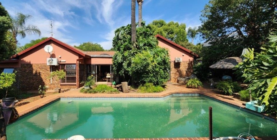 4 Bedroom Property for Sale in Eldoraigne Gauteng