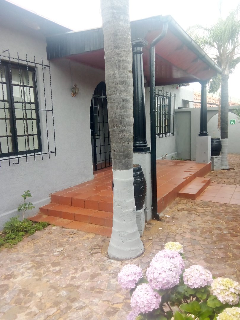 6 Bedroom Property for Sale in Brixton Gauteng