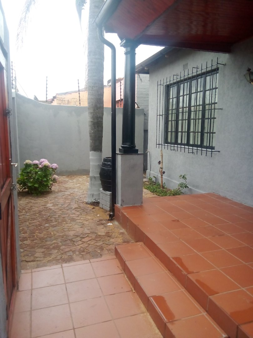 6 Bedroom Property for Sale in Brixton Gauteng