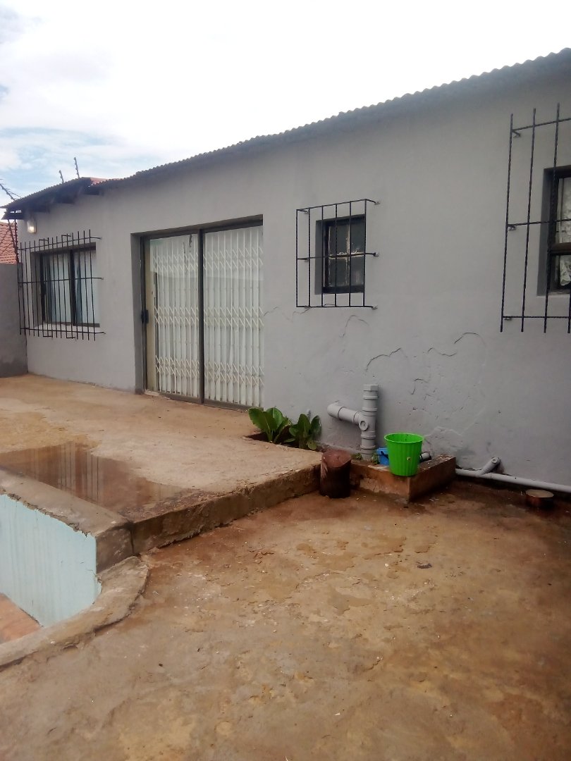 6 Bedroom Property for Sale in Brixton Gauteng