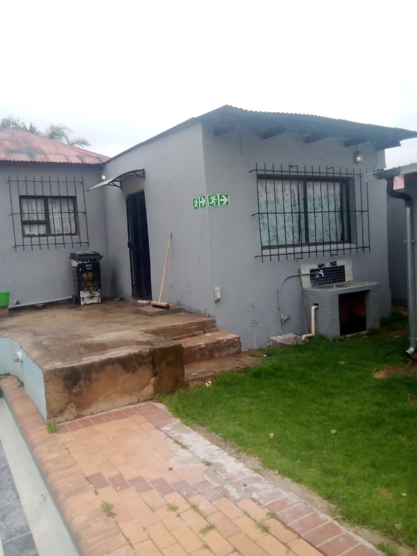 6 Bedroom Property for Sale in Brixton Gauteng