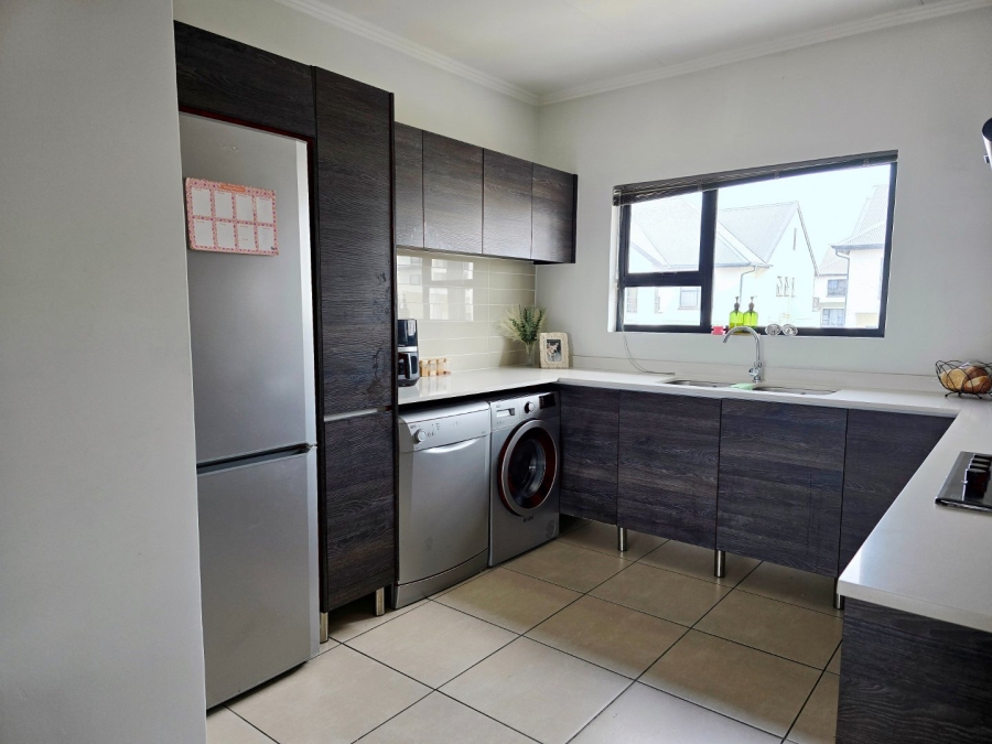 2 Bedroom Property for Sale in Greenstone Crest Gauteng