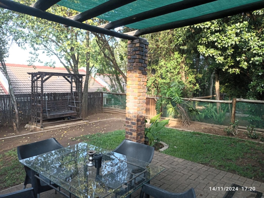 To Let 2 Bedroom Property for Rent in Sonneglans Gauteng