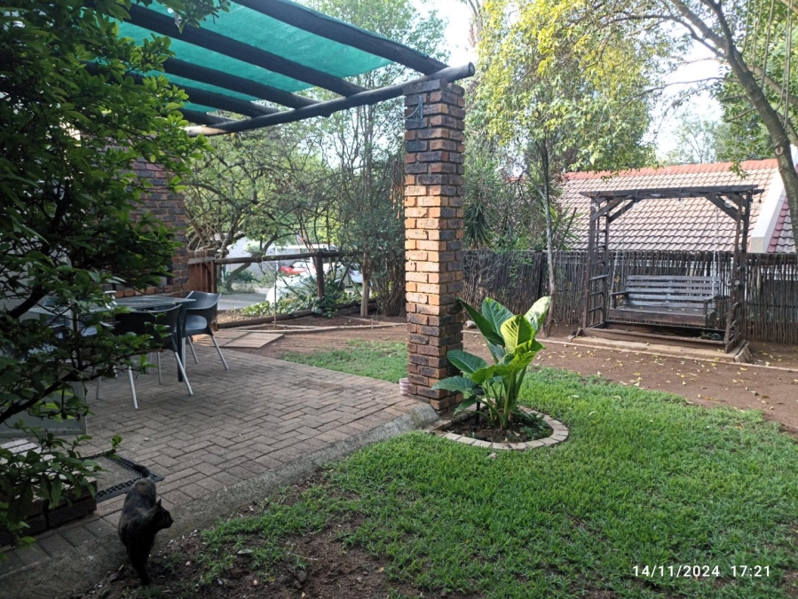 To Let 2 Bedroom Property for Rent in Sonneglans Gauteng