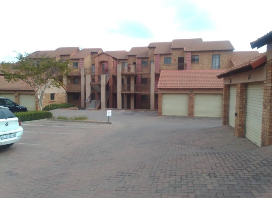 To Let 2 Bedroom Property for Rent in Noordwyk Gauteng