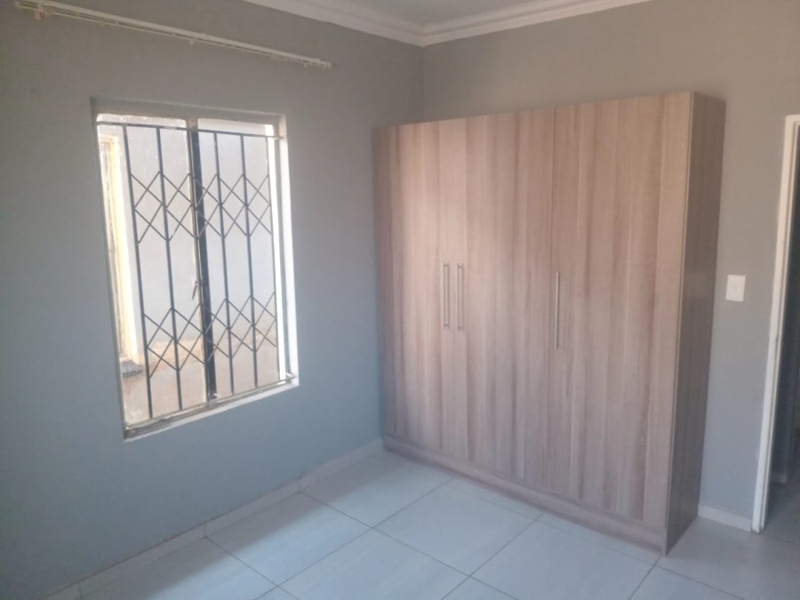 To Let 1 Bedroom Property for Rent in Vosloorus Gauteng