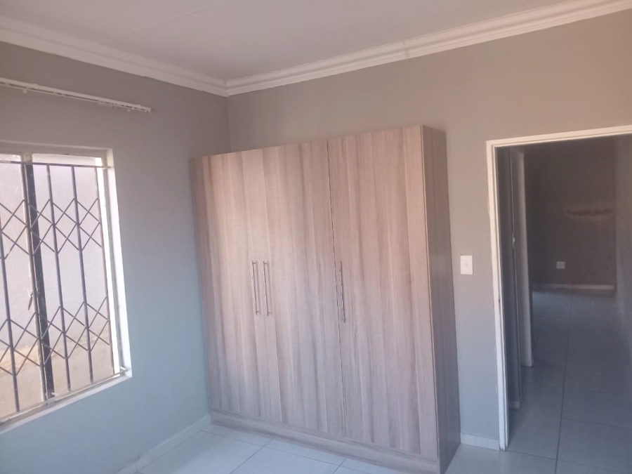 To Let 1 Bedroom Property for Rent in Vosloorus Gauteng