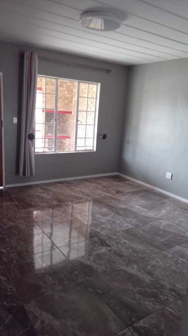 To Let 2 Bedroom Property for Rent in Erand Gardens Gauteng