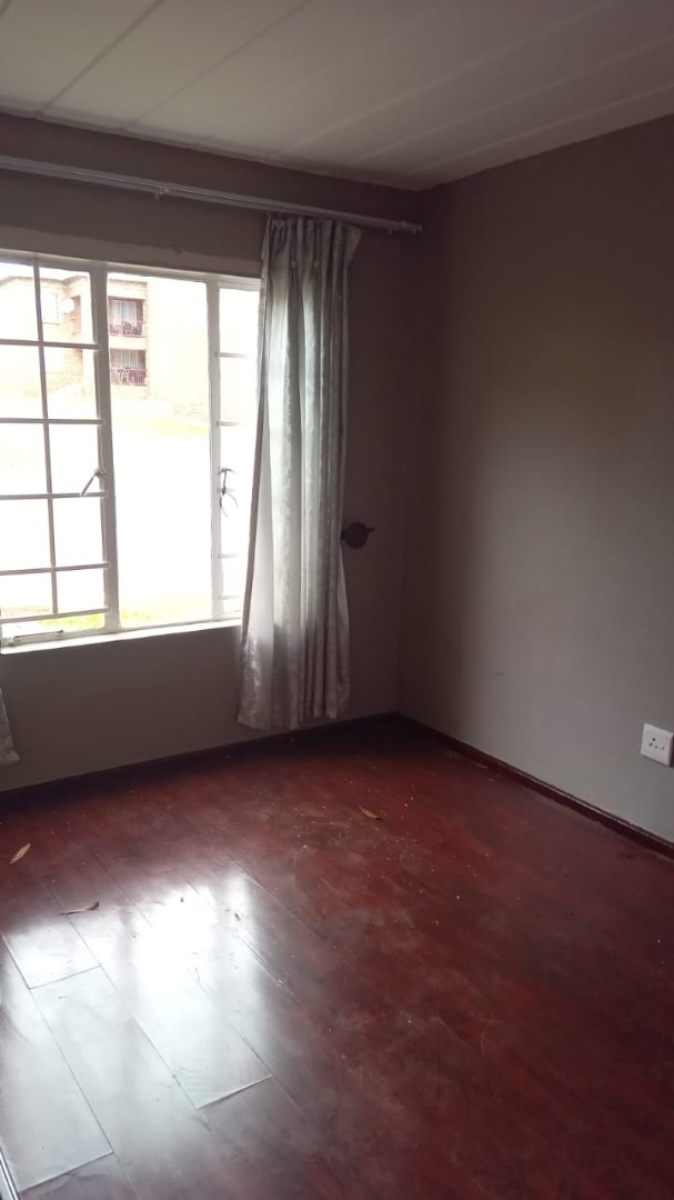 To Let 2 Bedroom Property for Rent in Erand Gardens Gauteng