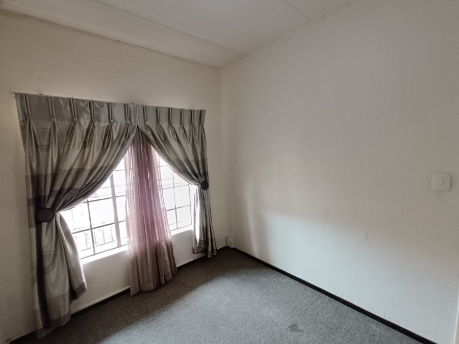 2 Bedroom Property for Sale in Westdene Gauteng