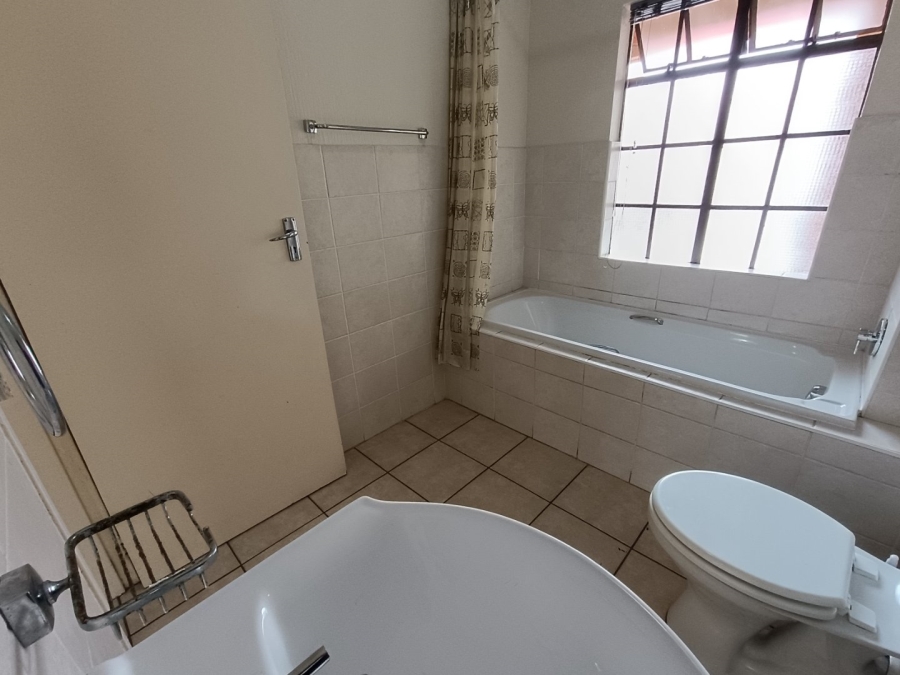 2 Bedroom Property for Sale in Westdene Gauteng