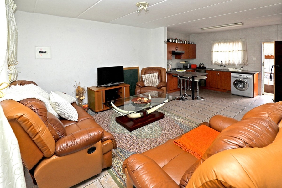 2 Bedroom Property for Sale in Witpoortjie Gauteng