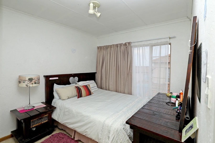 2 Bedroom Property for Sale in Witpoortjie Gauteng