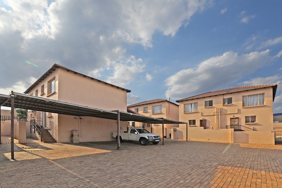 2 Bedroom Property for Sale in Witpoortjie Gauteng