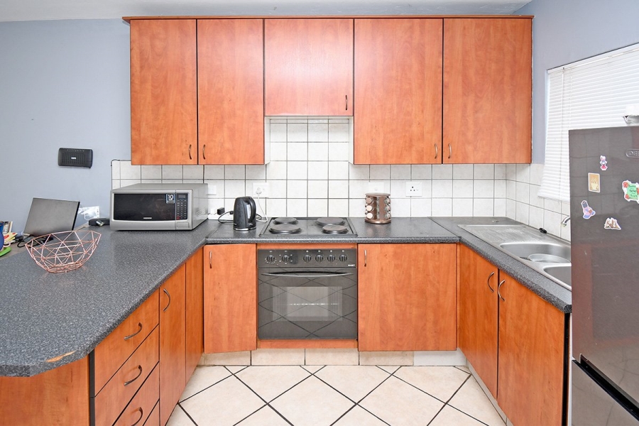 1 Bedroom Property for Sale in Vorna Valley Gauteng