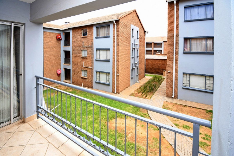 1 Bedroom Property for Sale in Vorna Valley Gauteng