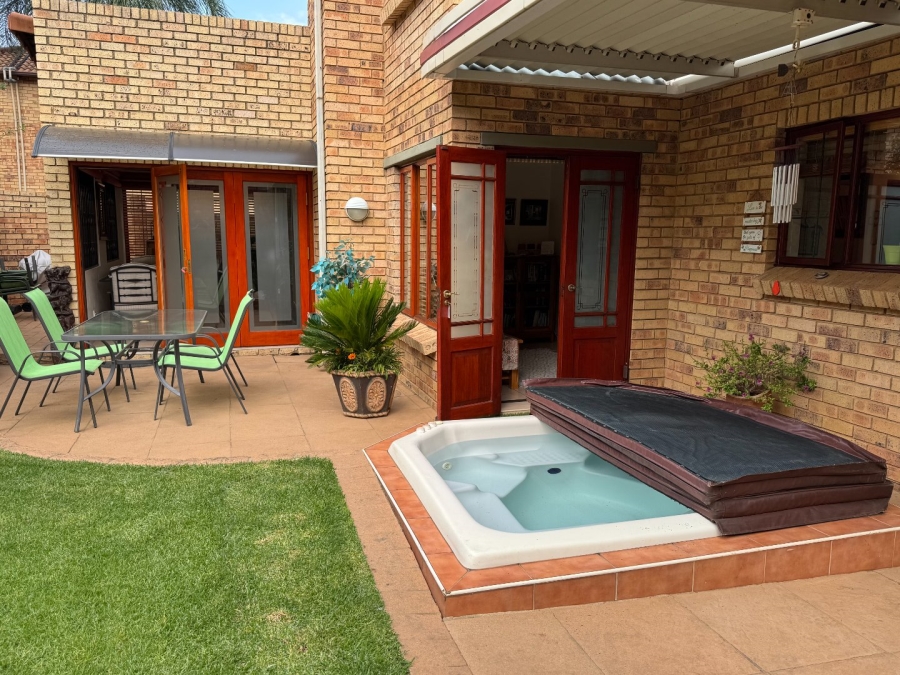 4 Bedroom Property for Sale in Willowbrook Gauteng