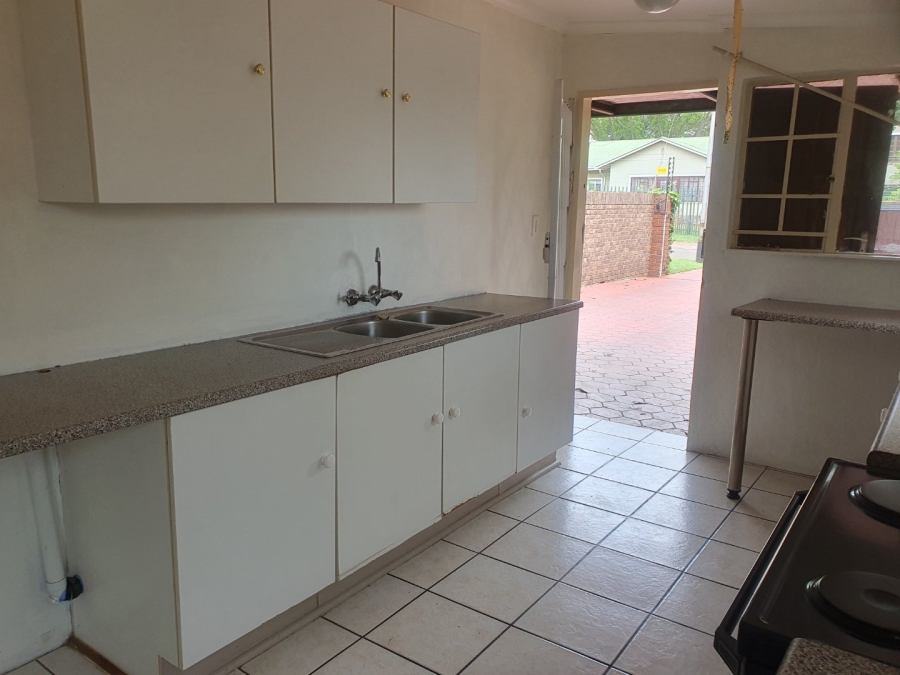 To Let 2 Bedroom Property for Rent in Clubview Gauteng