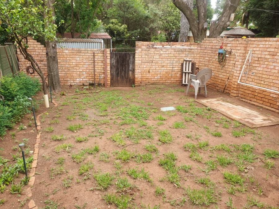 To Let 2 Bedroom Property for Rent in Clubview Gauteng