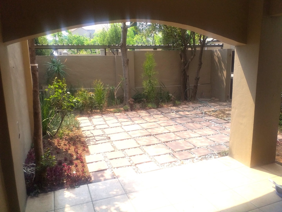 2 Bedroom Property for Sale in Lonehill Gauteng