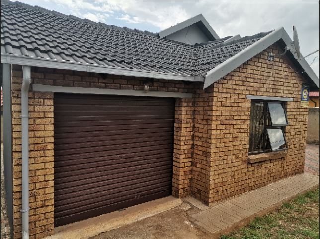 3 Bedroom Property for Sale in Clayville Gauteng