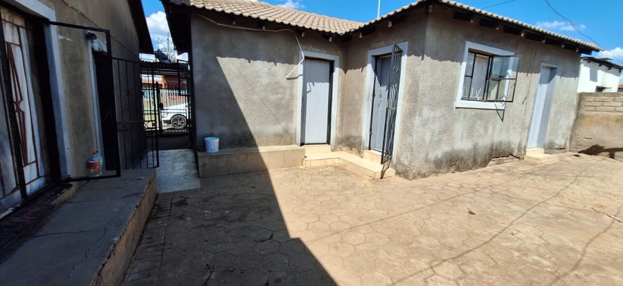 5 Bedroom Property for Sale in Mamelodi West Gauteng