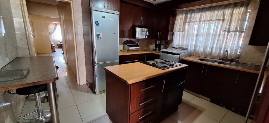 5 Bedroom Property for Sale in Mamelodi West Gauteng