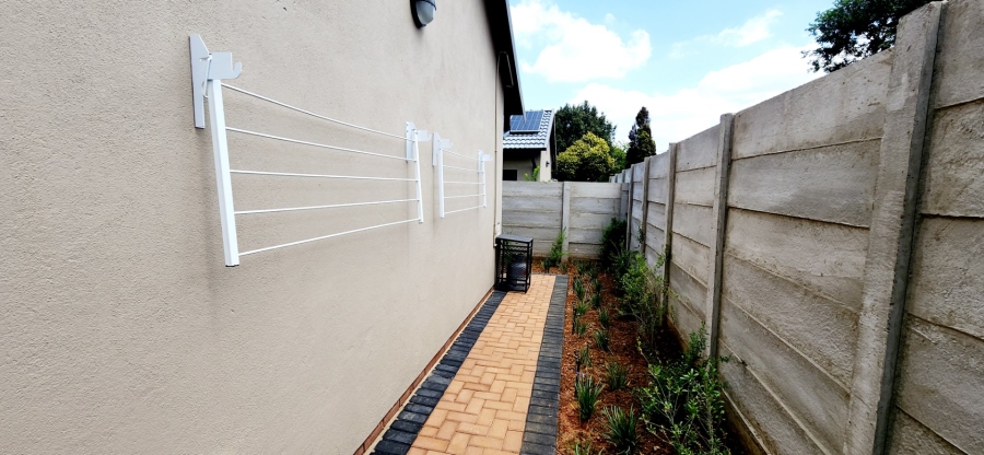 To Let 3 Bedroom Property for Rent in Waverley Gauteng