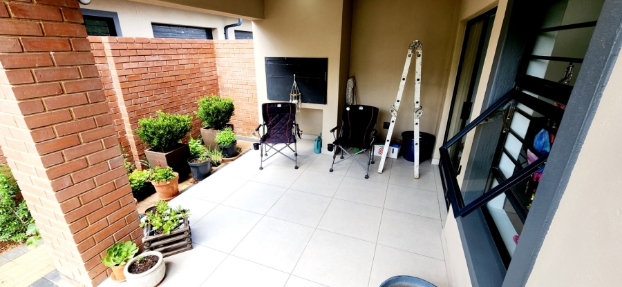 To Let 3 Bedroom Property for Rent in Waverley Gauteng