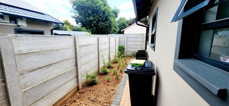 To Let 3 Bedroom Property for Rent in Waverley Gauteng