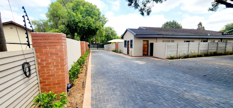 To Let 3 Bedroom Property for Rent in Waverley Gauteng