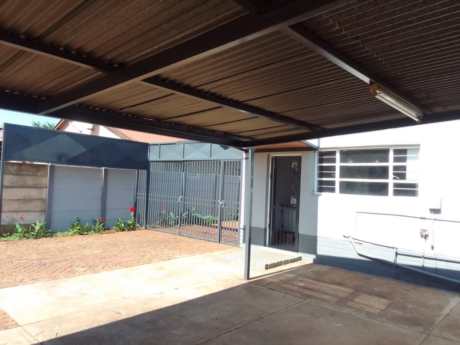 3 Bedroom Property for Sale in Jan Niemand Park Gauteng