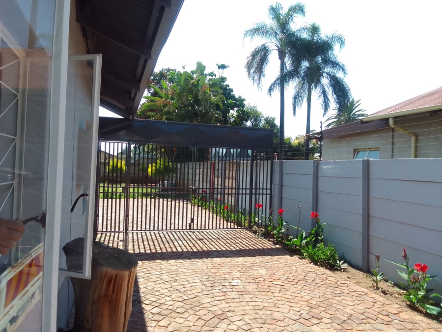 3 Bedroom Property for Sale in Jan Niemand Park Gauteng