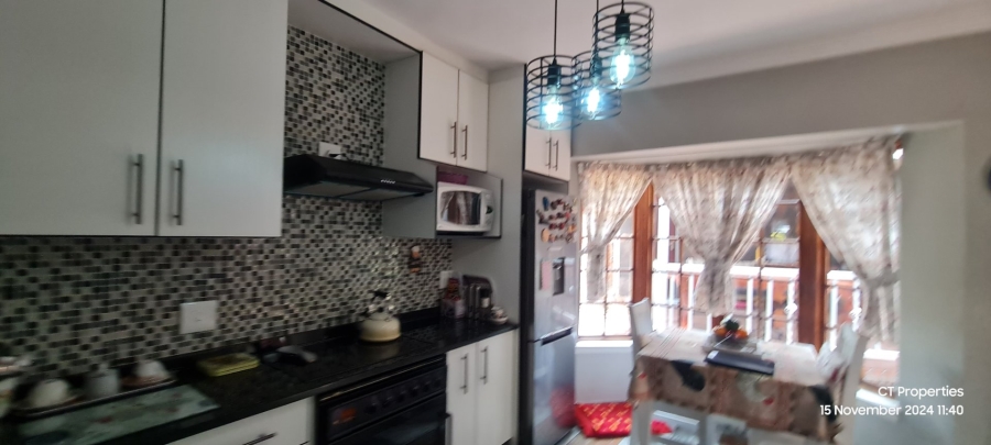 4 Bedroom Property for Sale in Lakefield Gauteng