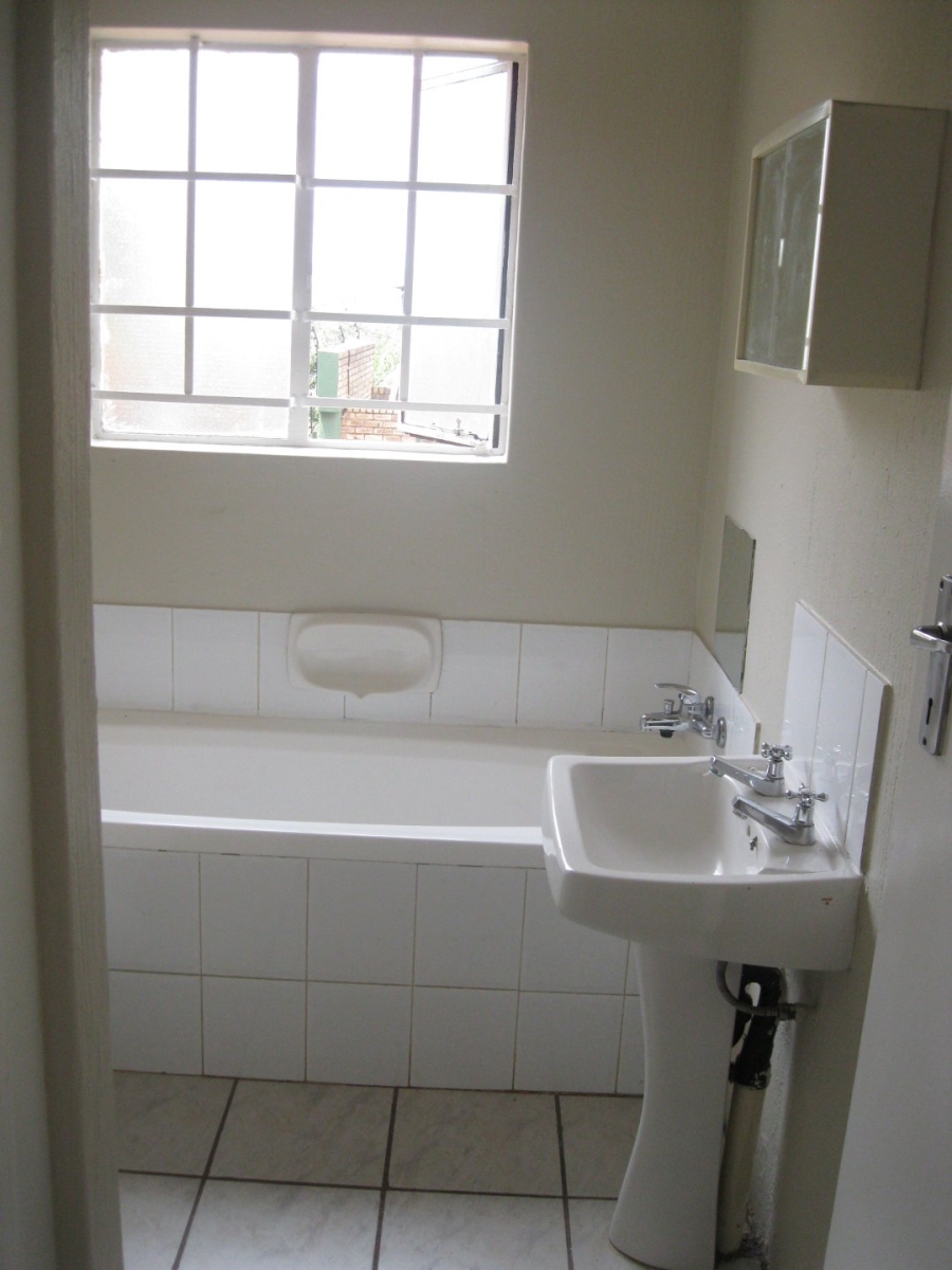 To Let 2 Bedroom Property for Rent in Wonderboom South Gauteng