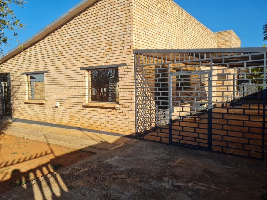 To Let 2 Bedroom Property for Rent in Lenasia Ext 11 Gauteng