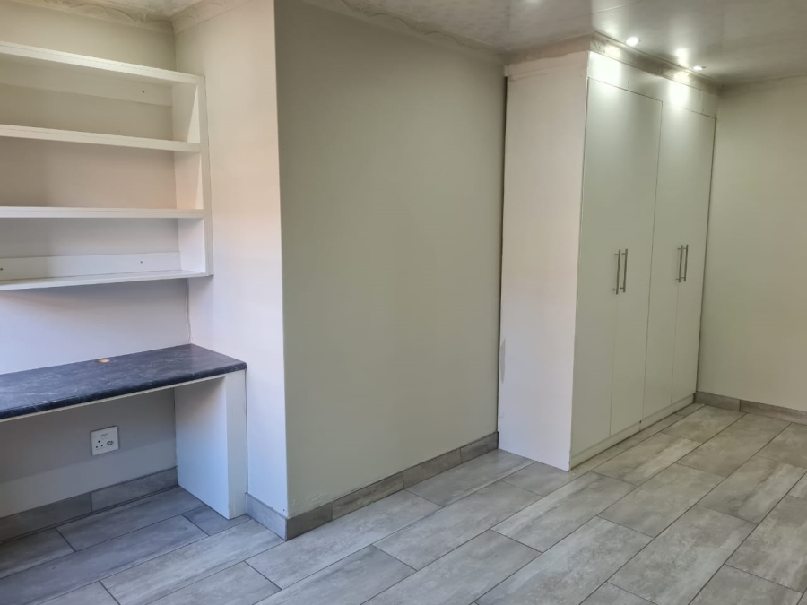 To Let 2 Bedroom Property for Rent in Lenasia Ext 11 Gauteng