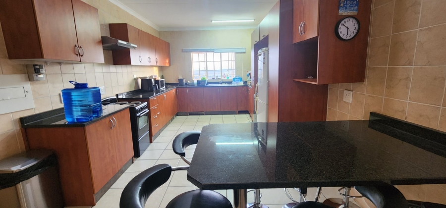 To Let 2 Bedroom Property for Rent in Christoburg Gauteng